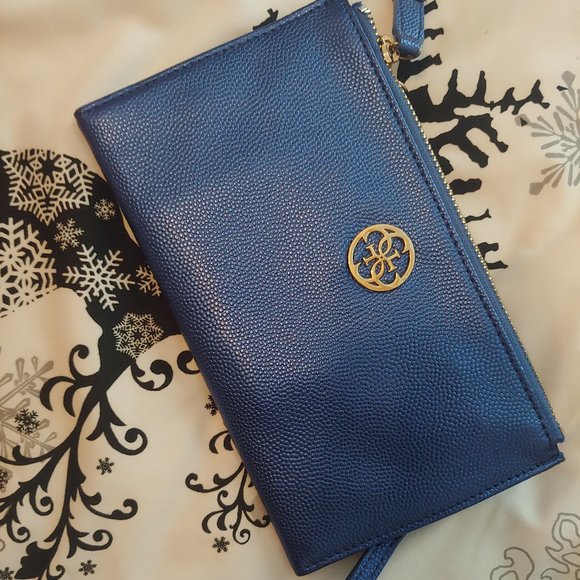Guess Clutch Wallet - Picture 1 of 2